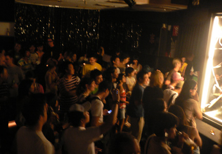 The crowd watching SHE1 work