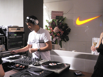 Drafus aka d.j. El Kabong played an excellent set!
