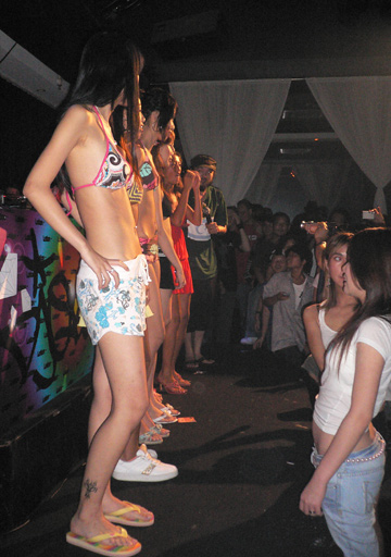 The Bikini Battle<img xsrc=