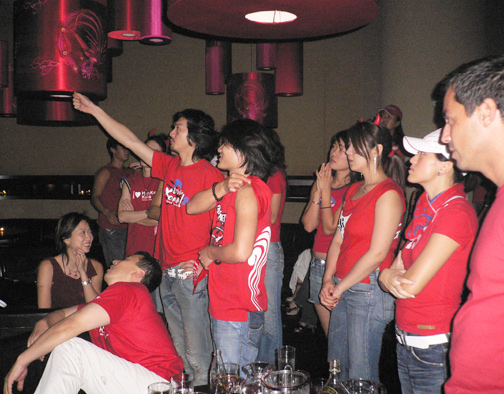 Koreans wearing their team colors at Dragon-i.