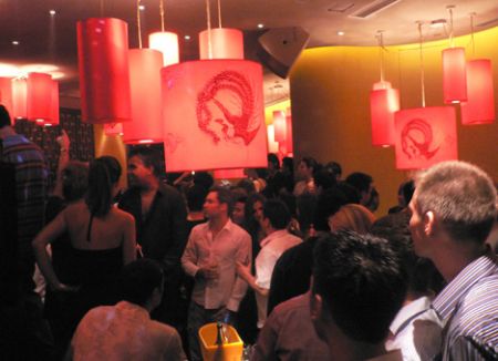Club Dragon i HK Crowd 2