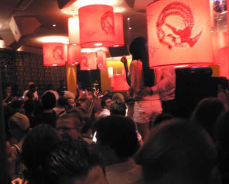 Dragon i club Hong Kong crw