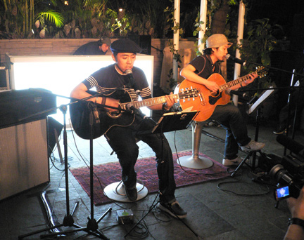 FILparty two guitars