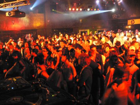 HP party crowd HOT