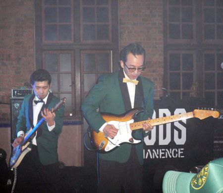 Jackie and Cedrics band liv