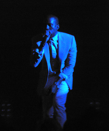 Kanye west concert Louis Vu