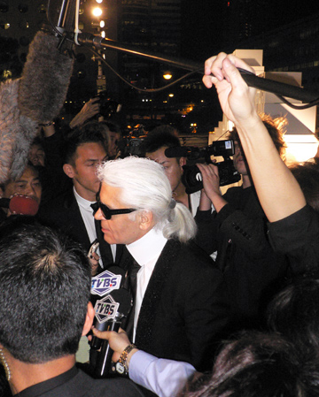 Karl Lagerfeld Chanel mobil