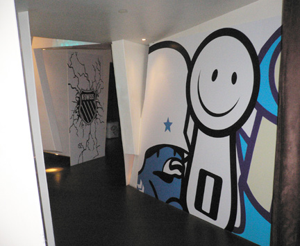 Kspray3SugarHallway
