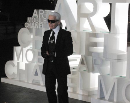 Lagerfeld Chanel Mobile Art