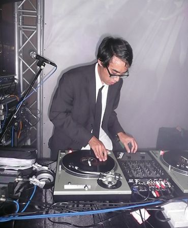 Mike Relm DJ VJ video