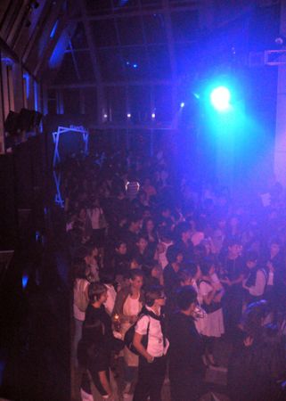 Pinko fashion crowd