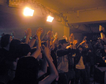 Qiu Hong crowd participatio