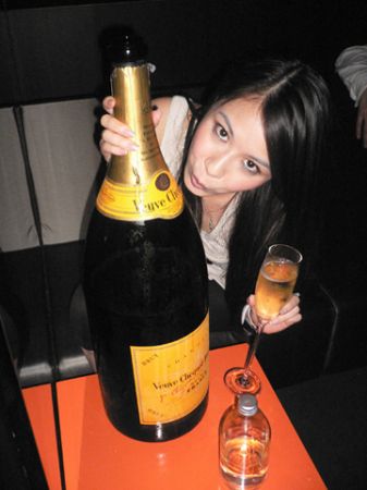 Qube Club Champagne