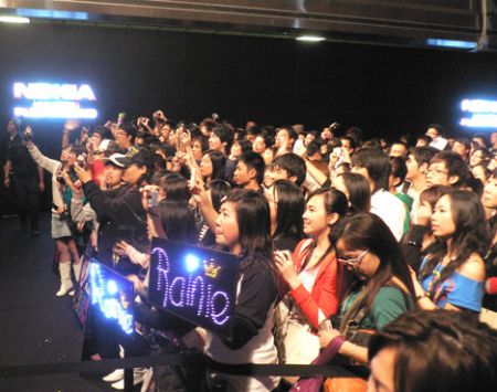 Rainie Fans Nokia HK