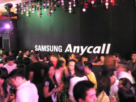 SamsungCrowded