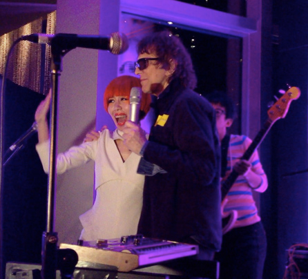 queen sea big shark mick rock w hotel hk