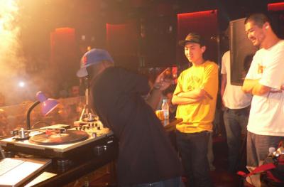 Roc Raida gettin’ biz at MIX Beijing - D.J.s Wordy and V-Nutz watch